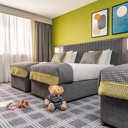 广场酒店塔拉特 4*