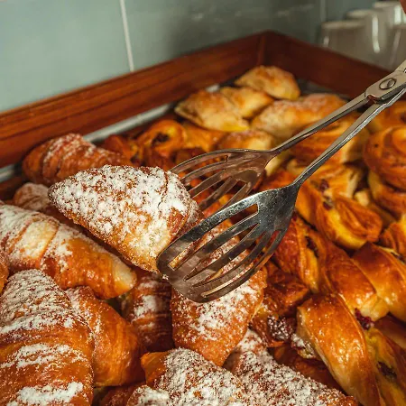 广场酒店塔拉特 4* 塔拉特