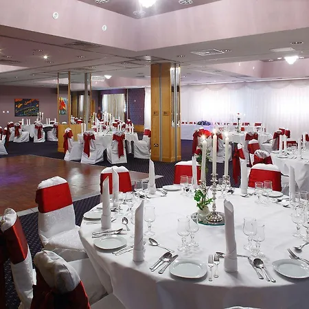 酒店 广场酒店塔拉特 4*