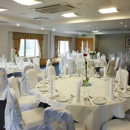 广场酒店塔拉特 4* 塔拉特