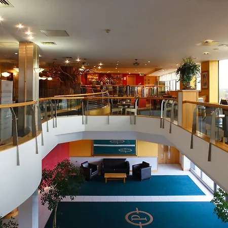 酒店 广场酒店塔拉特