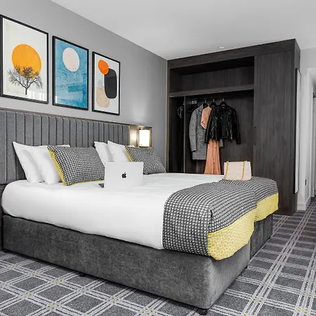 酒店 广场酒店塔拉特 4*