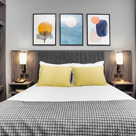 广场酒店塔拉特 4* 塔拉特