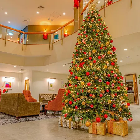 广场酒店塔拉特 酒店 塔拉特