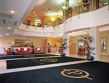 Plaza 4*